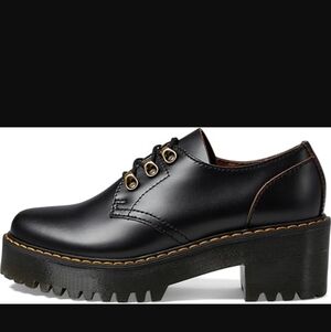 NWT Dr. Martens Leona Low Platform Sz. 7 Oxford